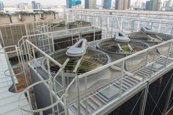 How Seasonal Maintenance Prepares Your HVAC System for Extreme Weather