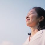 How to Incorporate Holistic Healing Into Daily Life